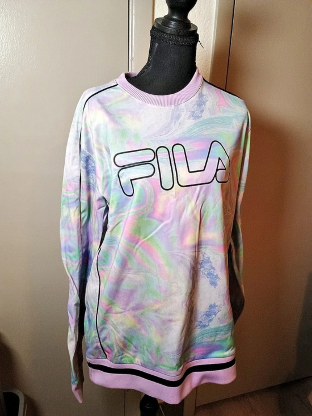 FILA Abstract Pullover Size Medium Like New